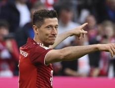 MKSPORTS-莱万多夫斯基巅峰对决，萨拉赫与70激战雄鹿分钟，出色防守胜负难料！的简单介绍