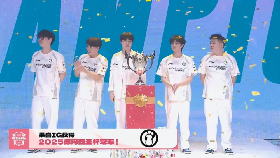 MK体育-包含Rookie回归赛场,势不可挡首场状态亮眼,巴塞罗那观众沸腾!的词条